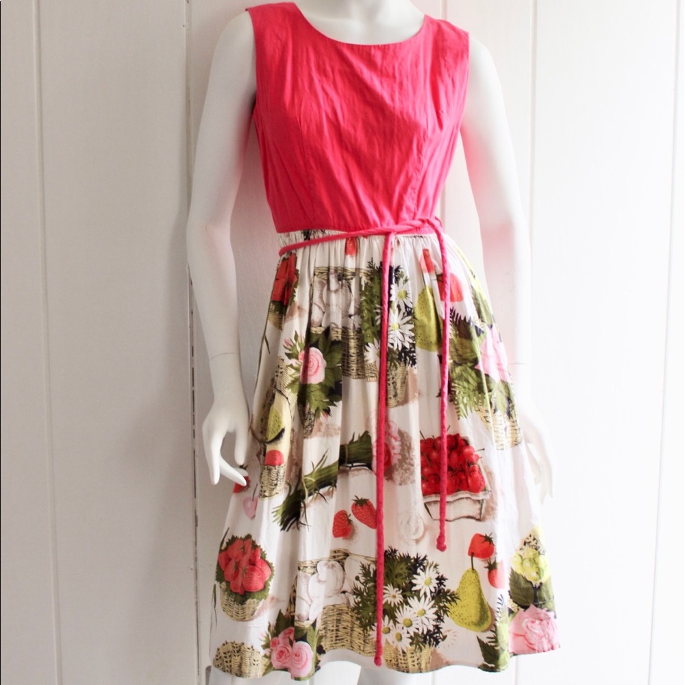 1950s 60s Vintage Apron Wrap Dress by Swirl Pink Quilted Top Garden Print